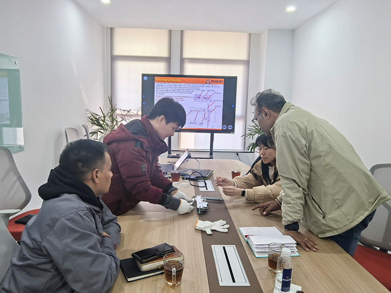 ক্রস-বর্ডার টেকনোলজিকাল এক্সচেঞ্জ: আন্তর্জাতিক ক্লায়েন্টদের পরিদর্শন সফল উত্তোলন রক্ষণাবেক্ষণ প্রশিক্ষণের মাধ্যমে শেষ হয়েছে